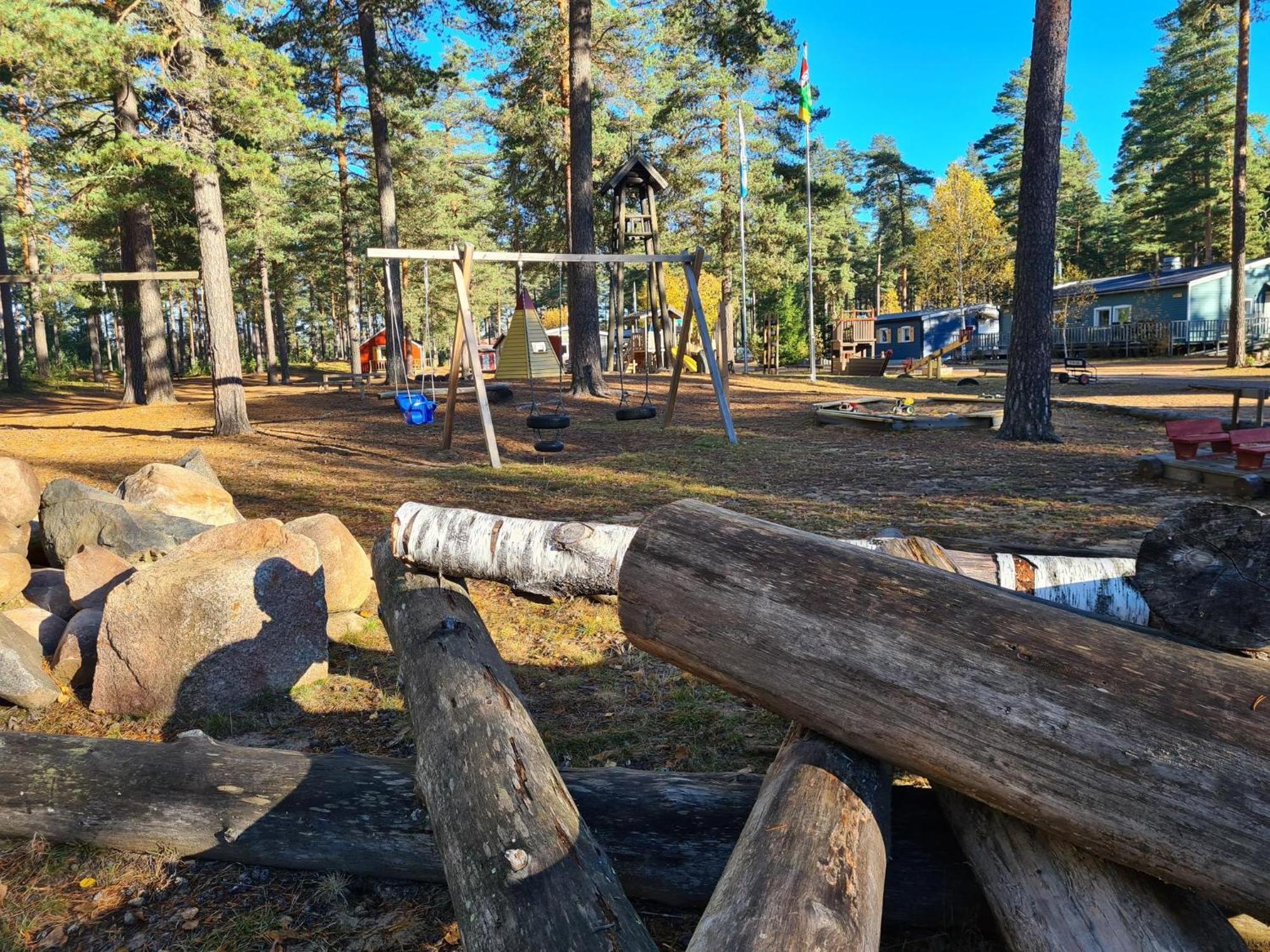 Hostel And Vandrarhem Lupin Naturcamping Lagom Gräsmark Exterior foto